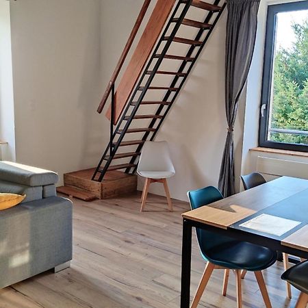 Appartement Duplex Dans Une Ancienne Usine ボープレオー＝アン＝モージュ エクステリア 写真