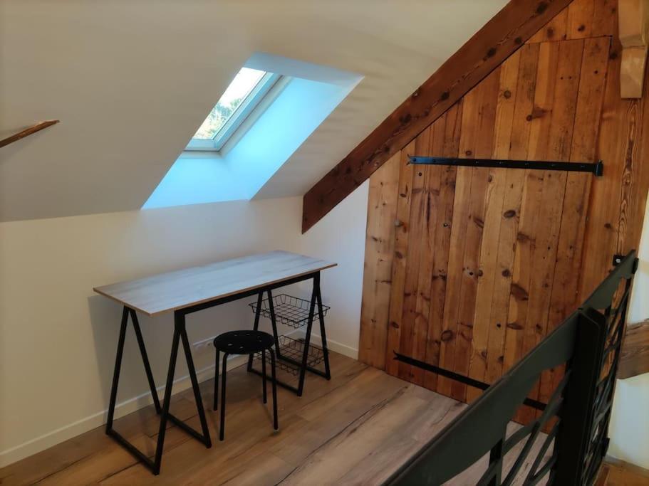 Appartement Duplex Dans Une Ancienne Usine ボープレオー＝アン＝モージュ エクステリア 写真