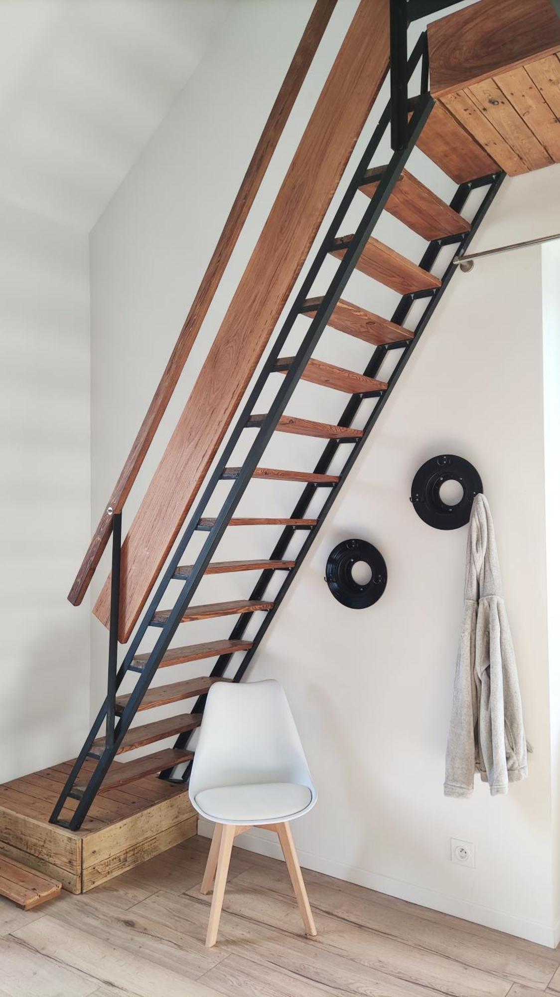 Appartement Duplex Dans Une Ancienne Usine ボープレオー＝アン＝モージュ エクステリア 写真