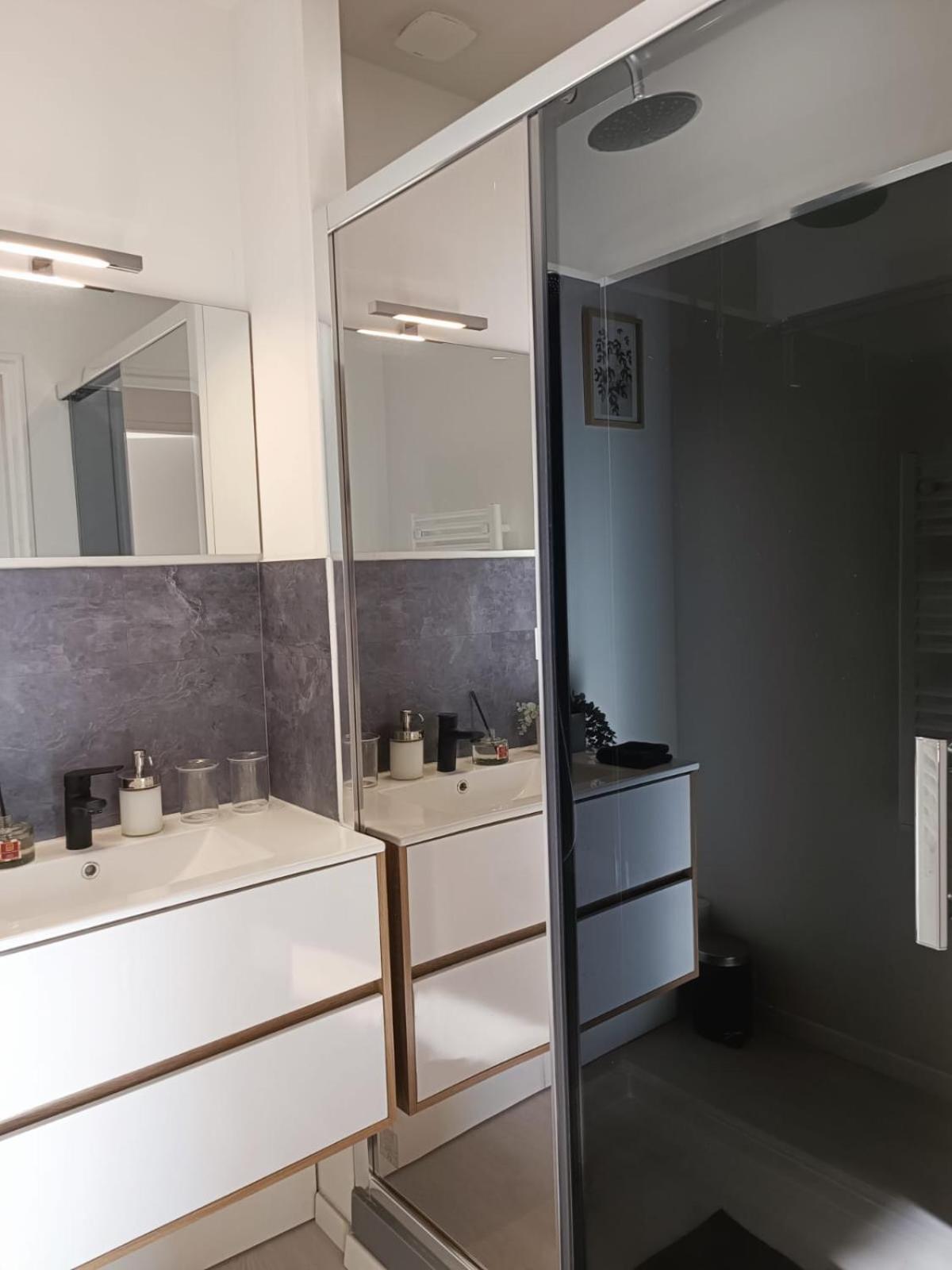 Appartement Duplex Dans Une Ancienne Usine ボープレオー＝アン＝モージュ エクステリア 写真