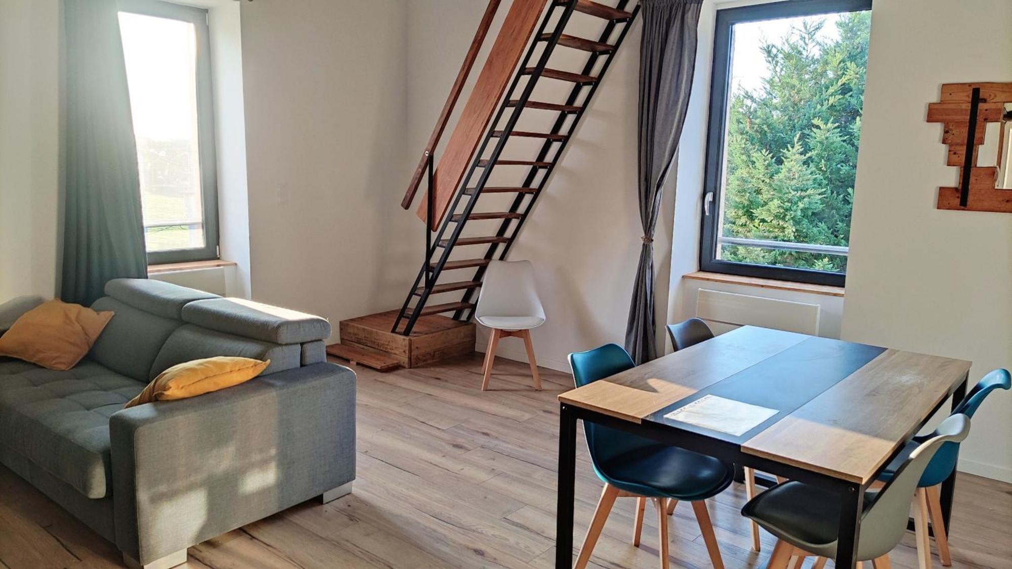 Appartement Duplex Dans Une Ancienne Usine ボープレオー＝アン＝モージュ エクステリア 写真