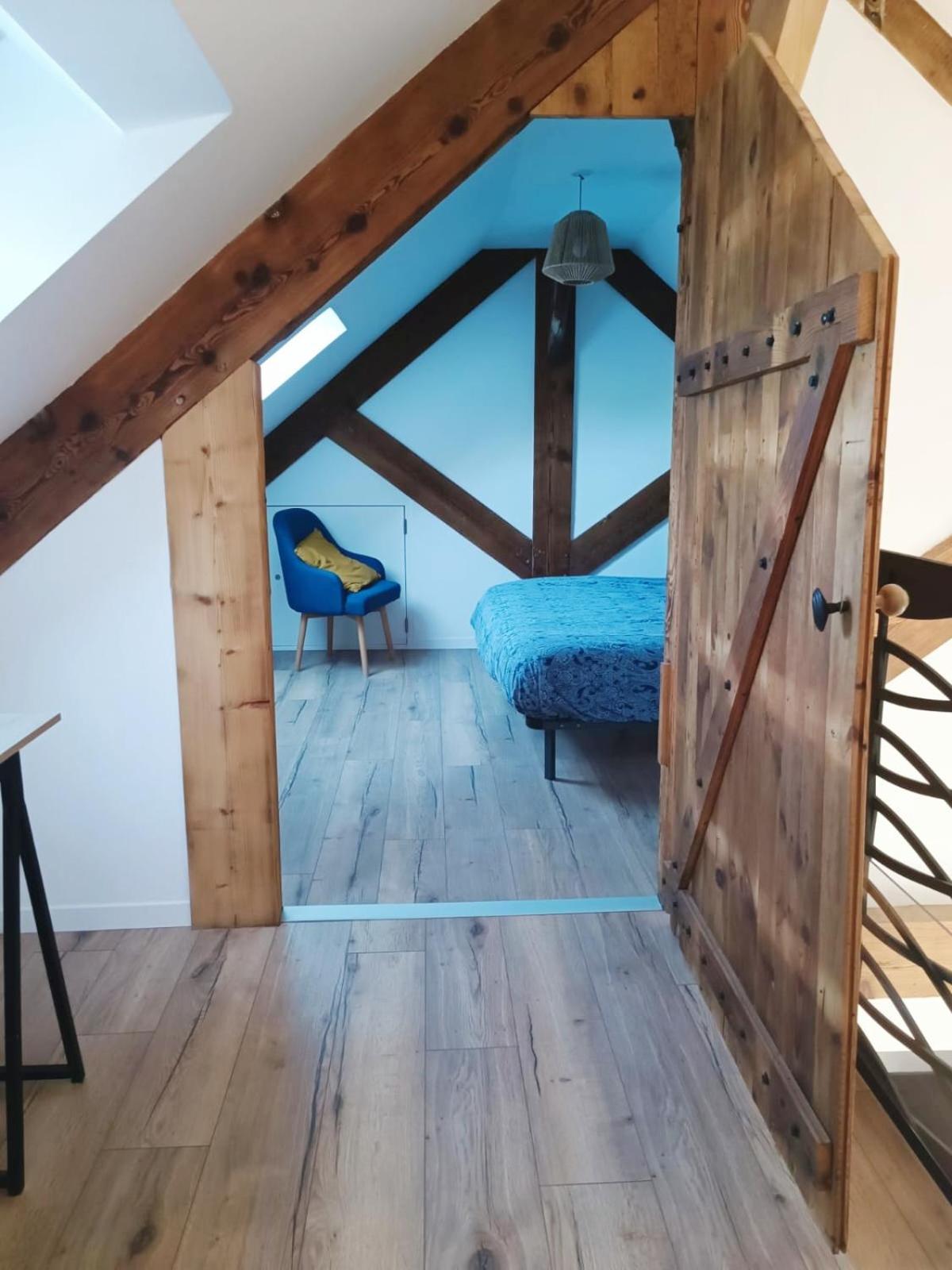 Appartement Duplex Dans Une Ancienne Usine ボープレオー＝アン＝モージュ エクステリア 写真